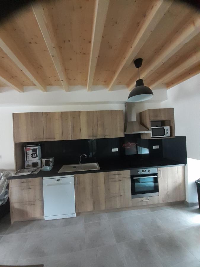 Les Trois Rivieres Apartment Satillieu Bagian luar foto